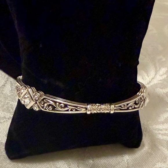 Brighton Zoe Bangle Bracelet Silver Tone Scroll Design Swarovski Crystal 2.75" - Picture 4 of 5